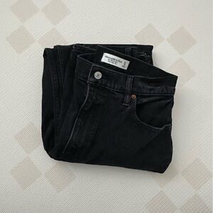 Abercrombie & Fitch 90s Straight Ultra High Rise Black Jeans - size 27 (4R)